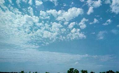 ALTOCUMULUS  CASTELLANUS