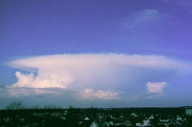 CUMULUNIMBUS  CAPILLATUS  INCUS