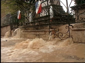Le monument innondé